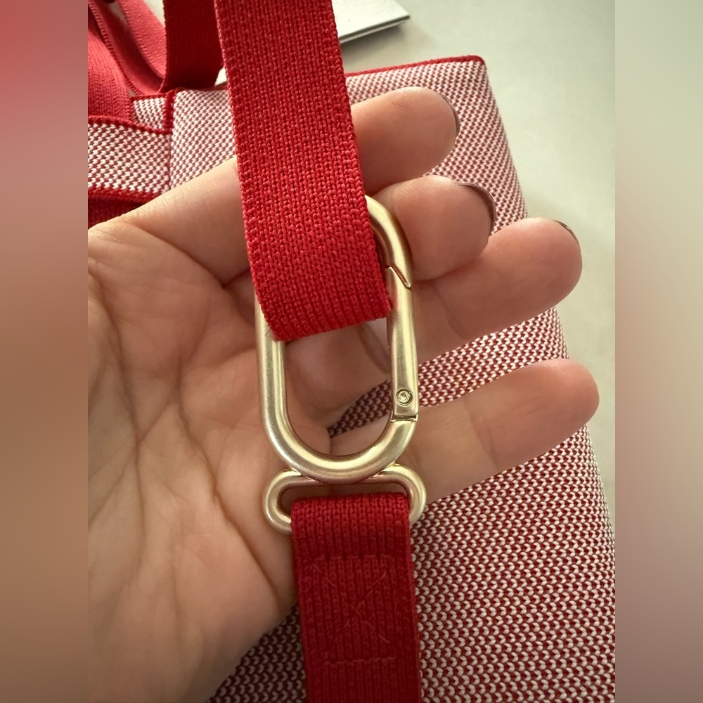 New! Rothy’s Light Poppy Red Belt Bag Crossbody Clutch Vacation Magnetic Closure - Picture 10 of 10